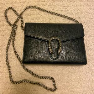 Authentic Gucci Dionysus Chain Wallet with embellishments in Black